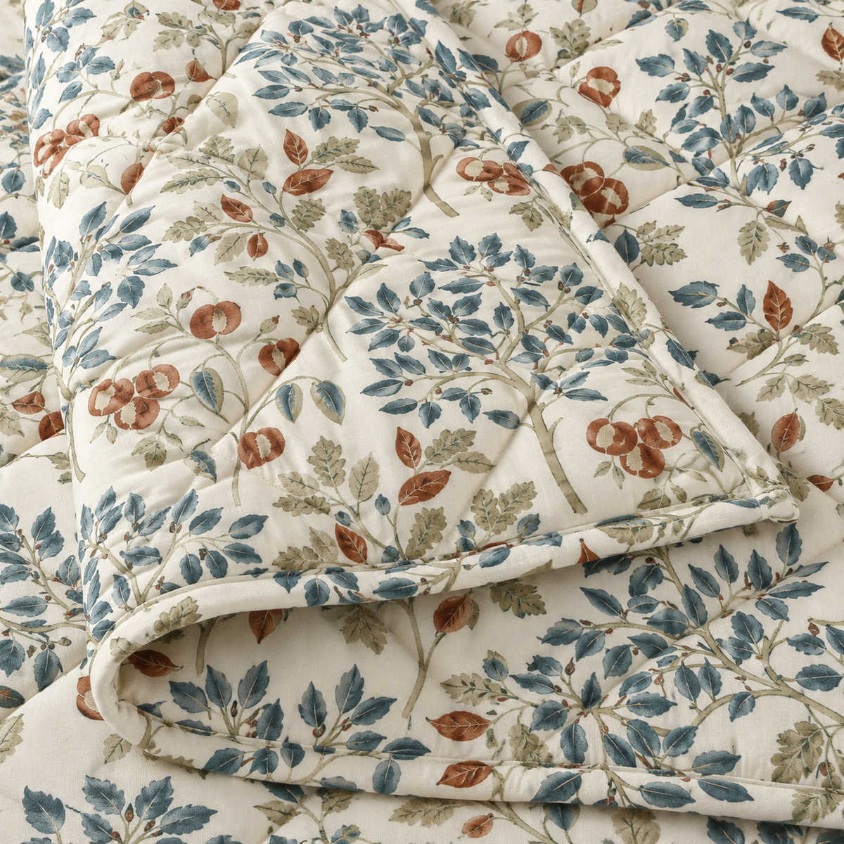Luxury Designer Comforter Set (4 Pieces) with Elegant Finish