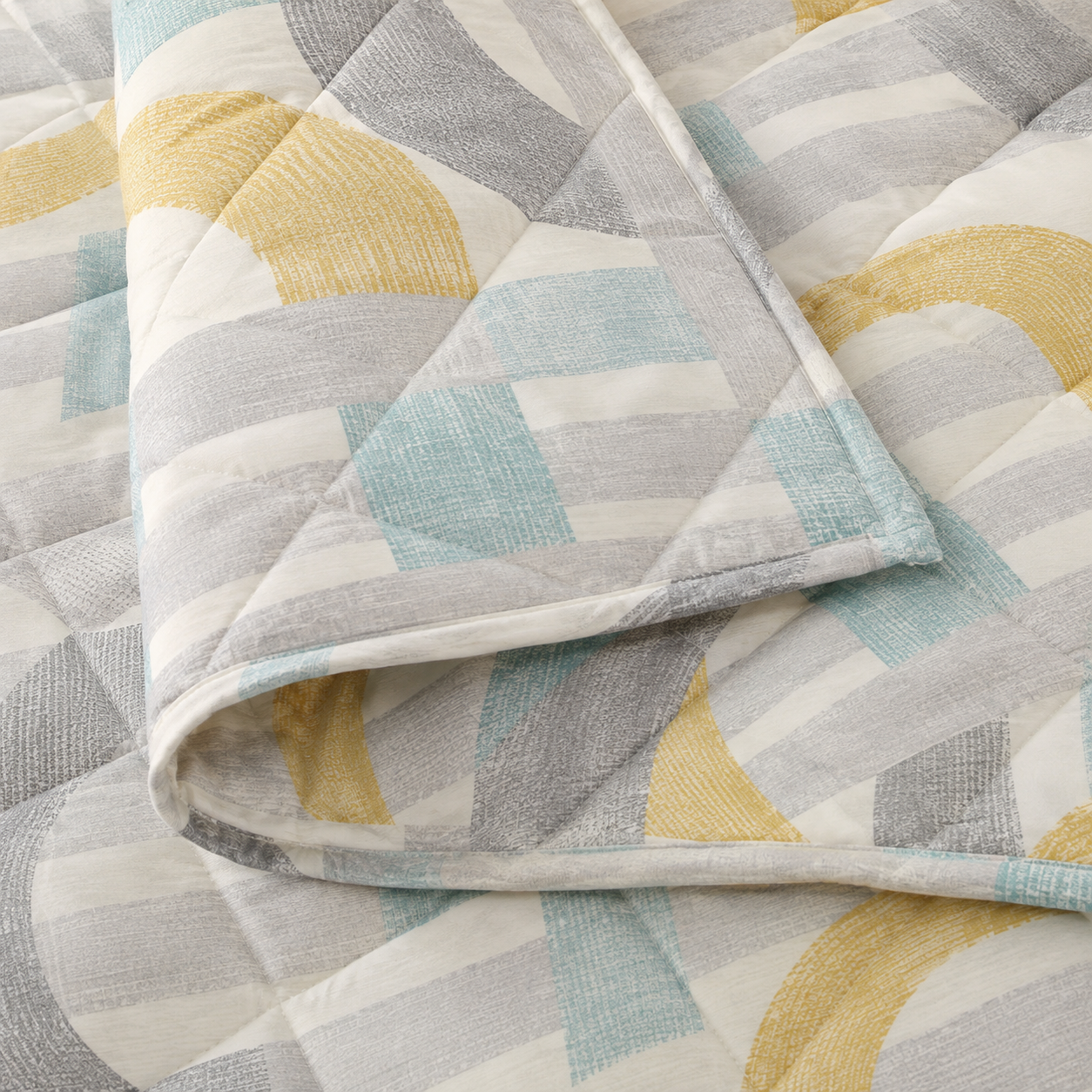 Designer 4 Piece Comforter Set Luxury Bedroom Essentials