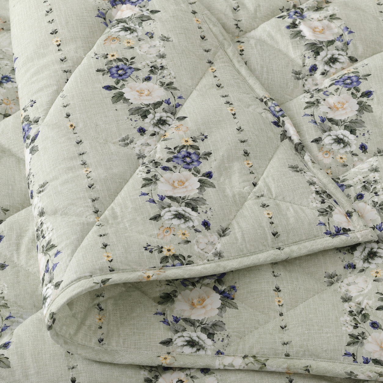 Premium Designer Comforter Set 4 Piece Complete Bedding Set