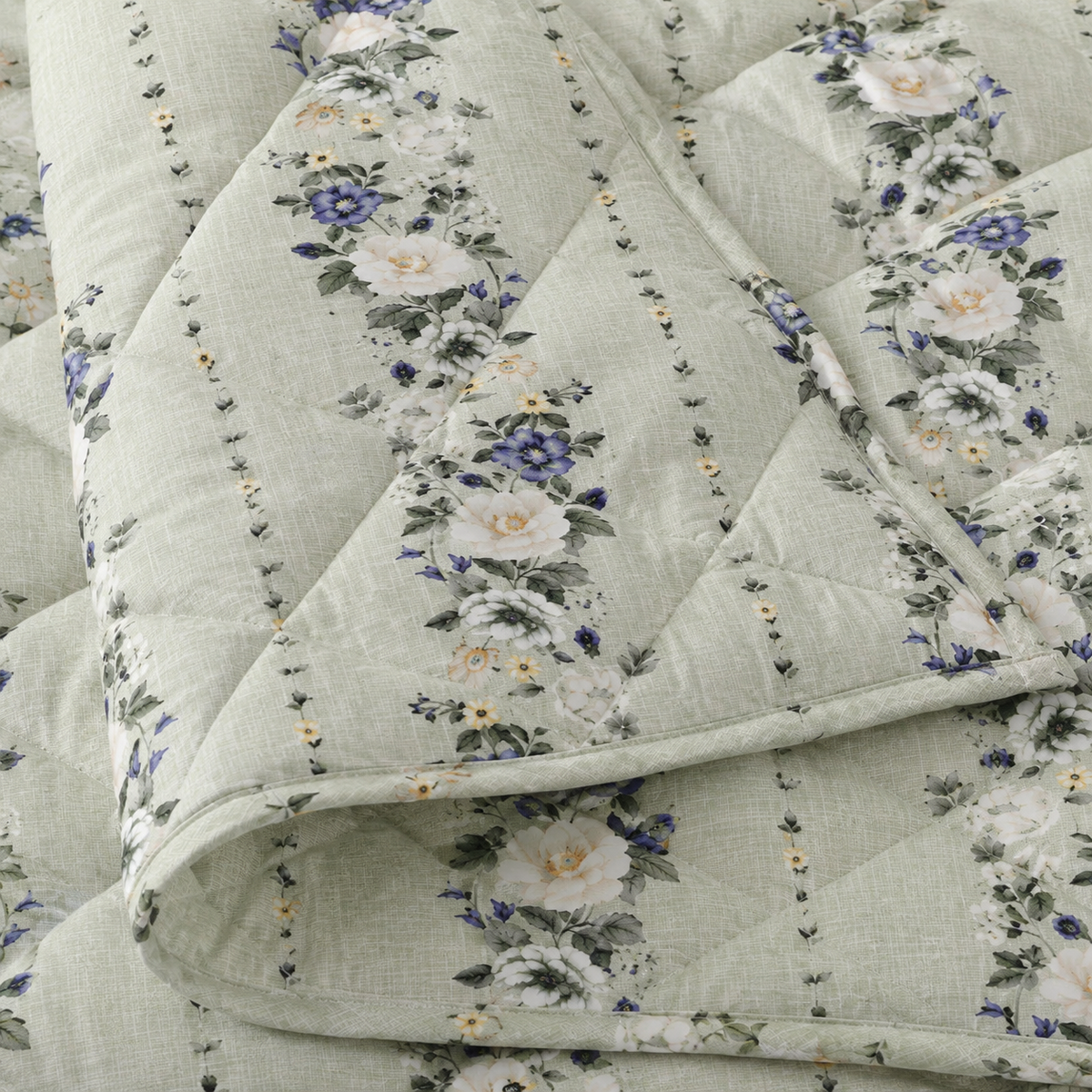 Premium Designer Comforter Set 4 Piece Complete Bedding Set